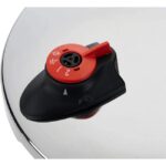 Zu sehen ist AZ Produktbild 3 zu folgenden Produkt: Amazon Basics Schnellkochtopf aus Edelstahl