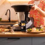 Zu sehen ist AZ Produktbild 2 zu folgenden Produkt: Cecotec Mambo 11090 Multifunktions-Küchenmaschine
