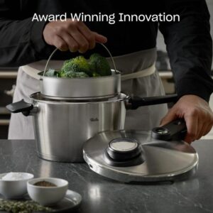 Zu sehen ist AZ Produktbild 2 zu folgenden Produkt: Fissler Vitavit Premium / Schnellkochtopf-Set, 5-teilig (6l - Ø 22 cm & Schnellbratpfanne 3,5l - Ø 22 cm) inkl. Metall-Deckel, Glas-Deckel, Einsatz - Induktion