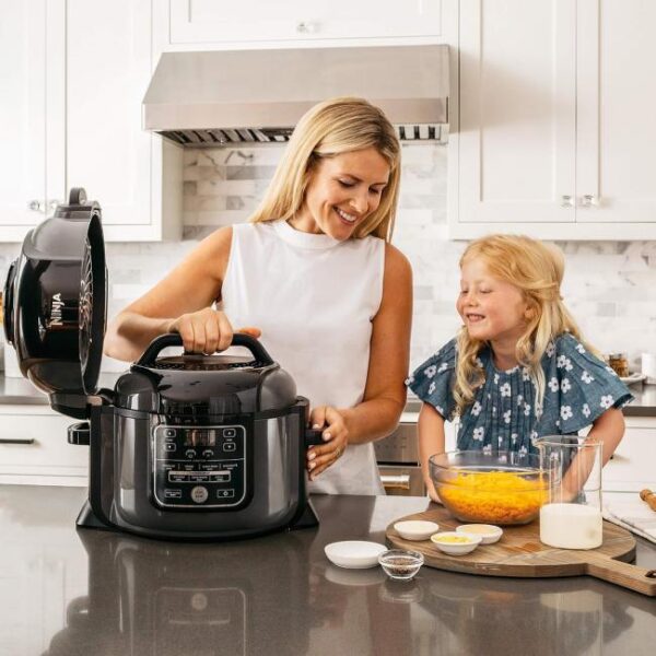 Ninja Foodi Multikocher, 6L, 9-in-1 Multicooker Bild 2 Zu sehen ist AZ Produktbild 2 zu folgenden Produkt: Ninja Foodi Multikocher, 6L, 9-in-1 Multicooker