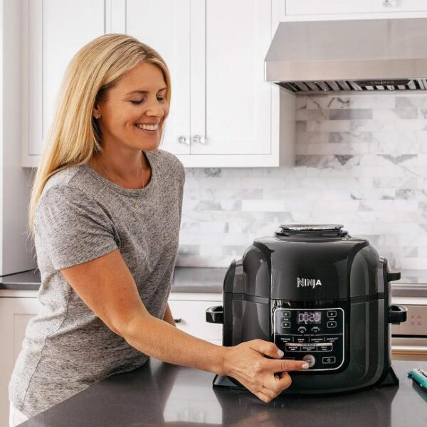 Ninja Foodi Multikocher, 6L, 9-in-1 Multicooker Bild 3 Zu sehen ist AZ Produktbild 3 zu folgenden Produkt: Ninja Foodi Multikocher, 6L, 9-in-1 Multicooker