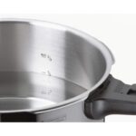 Zu sehen ist AZ Produktbild 3 zu folgenden Produkt: WMF Perfect Schnellkochtopf Set Induktion 2-teilig, Dampfkochtopf 4,5l + 3l, Cromargan Edelstahl poliert, 2 Kochstufen, Einhand-Kochstufenregler