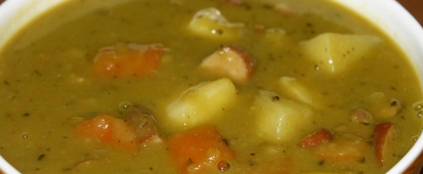 Klassische Erbsensuppe im Schnellkochtopf: Ein einfaches und schmackhaftes Rezept