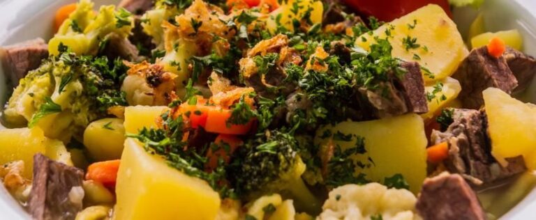Zu sehen ist Bild 1 zum Rezept mit dem Thema: Traditioneller Gaisburger Marsch im modernen Schnellkochtopf